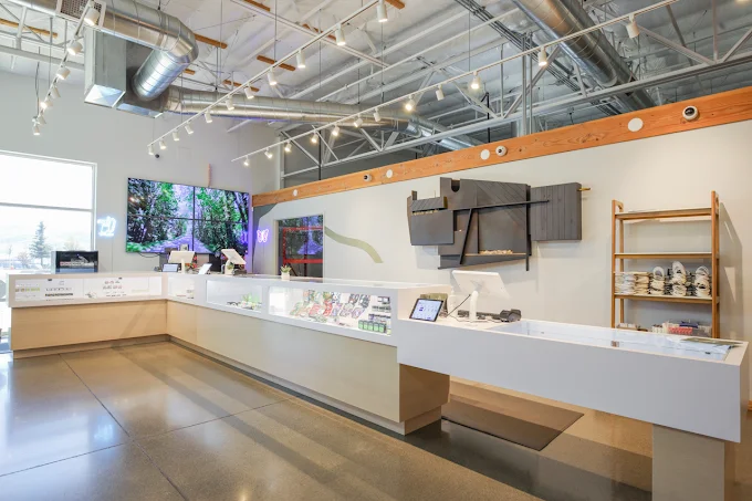 Cannavine Ukiah Store Exterior